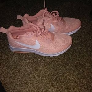 Pink women's Nike air Max